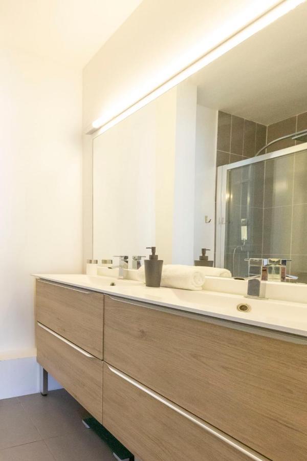 Modern Apartment 2 Bedrooms Quiet Terrace In A Palm Beach Area, 30 Meters From Seaside Cannes Exterior photo